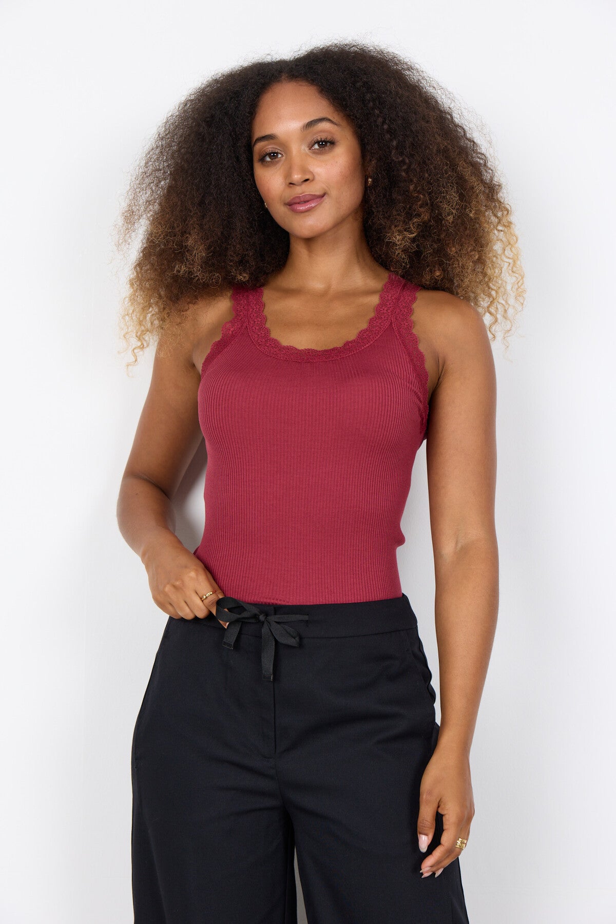 SC-SARONA 1 Top Rubinrot