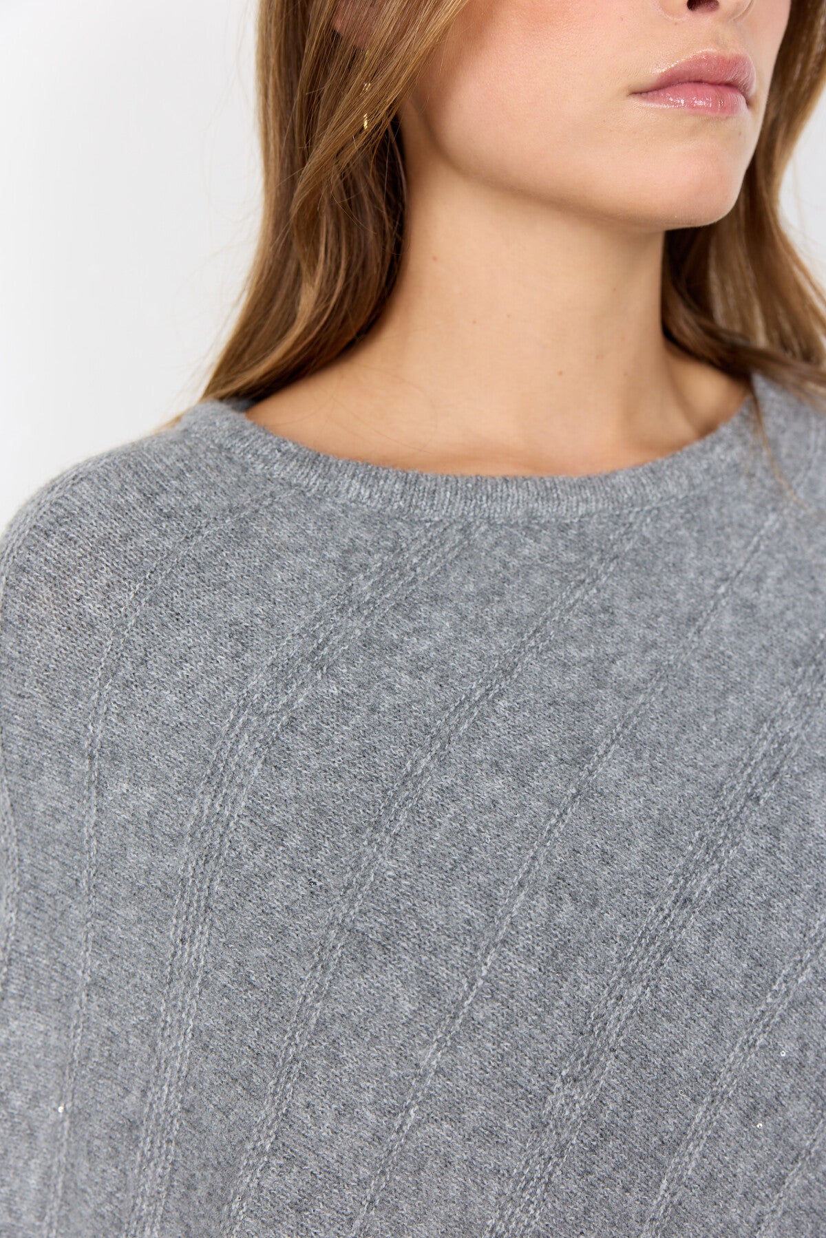 SC-AJNA 1 Poncho Grau