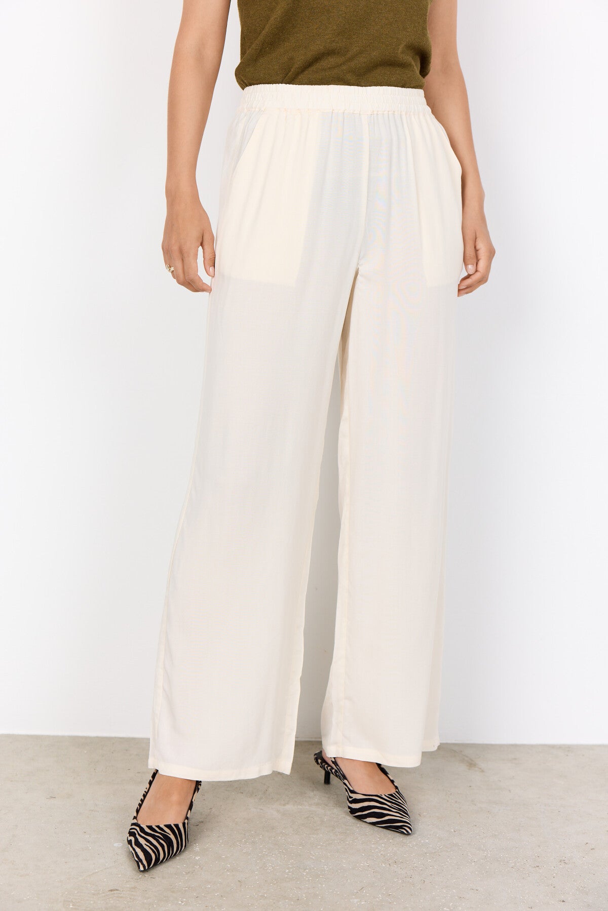 SC-RADIA 218-B Hose Creme