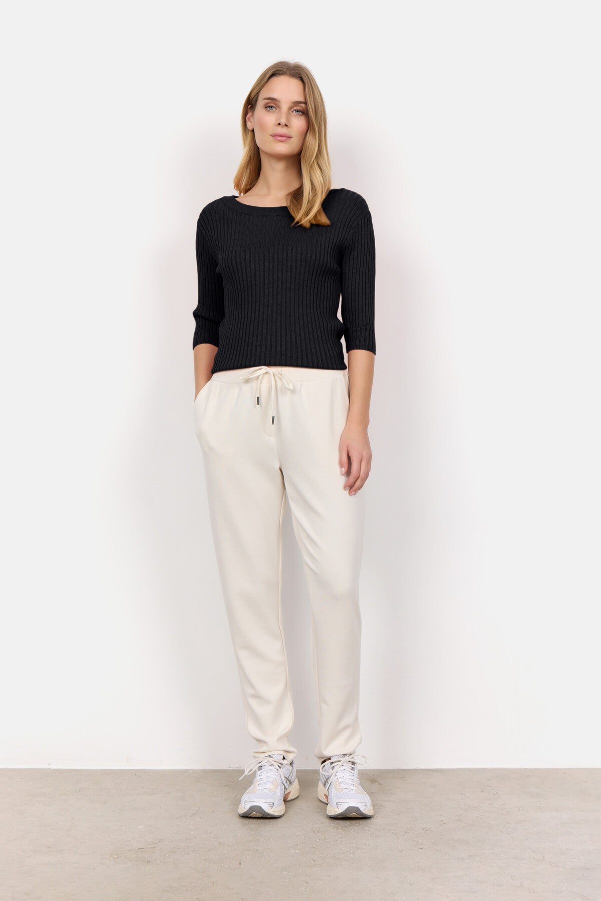 SC-BANU 157 Hose Creme