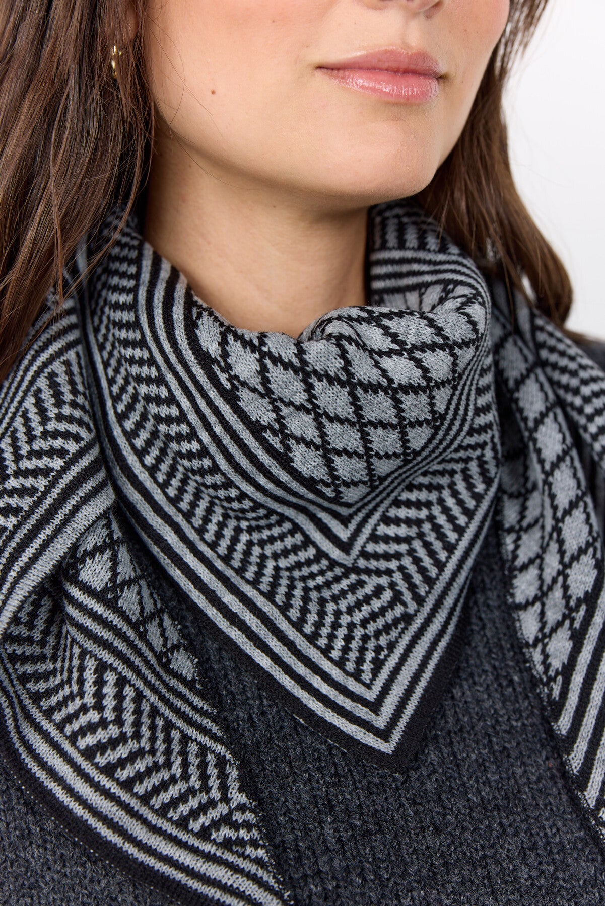 SC-BUKET 13 Schal Grau